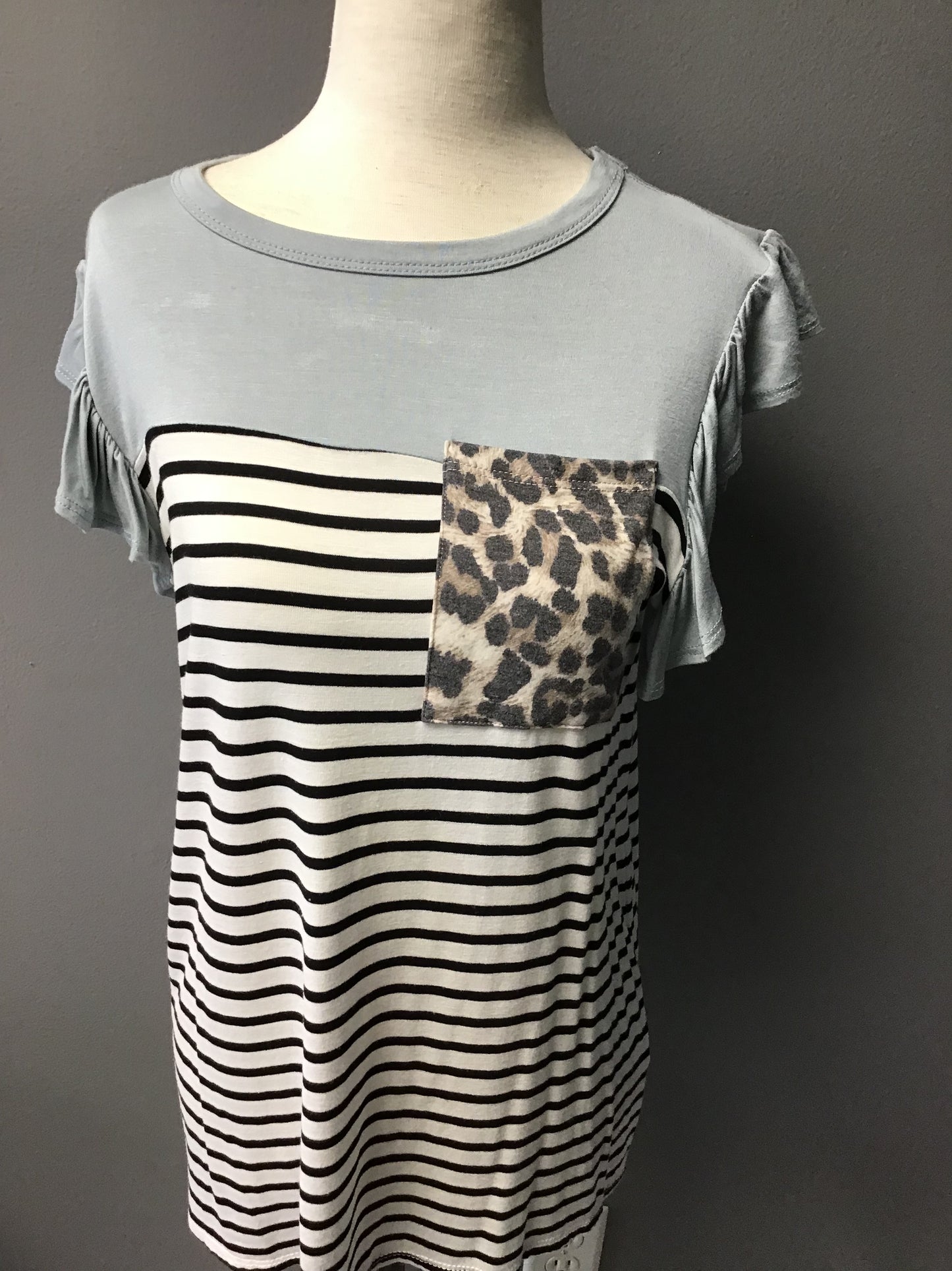 Solid stripe tee