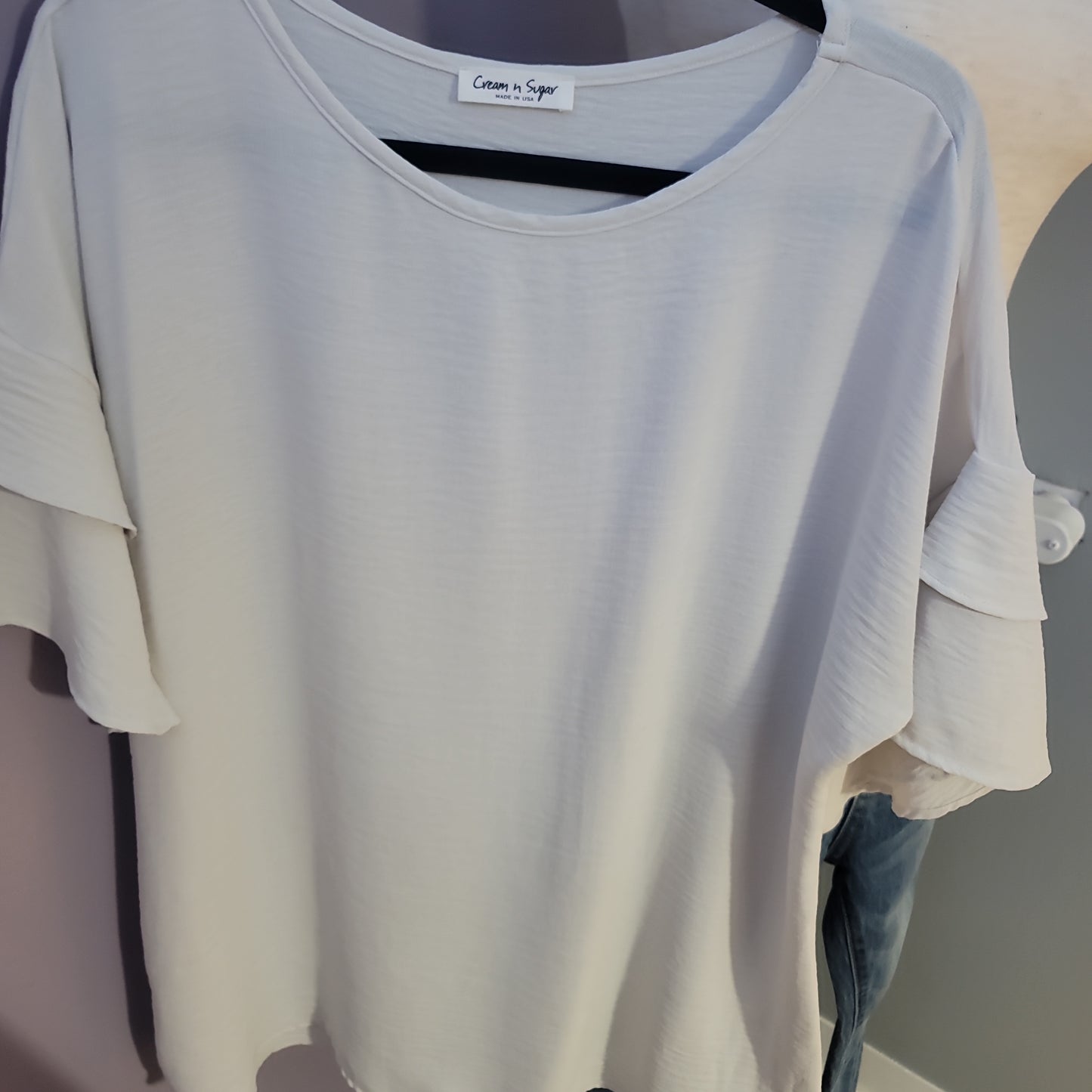 Light grey ruffle sleeve