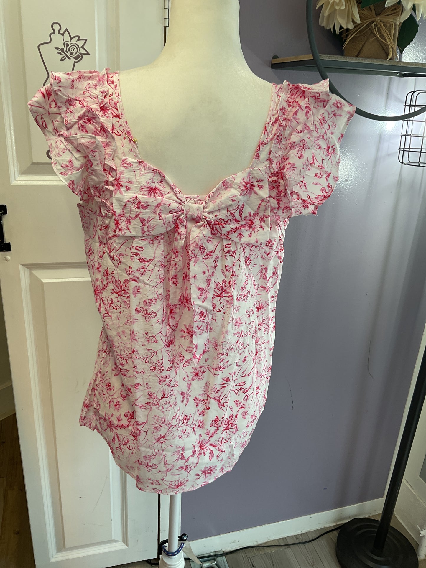 Floral bow tank