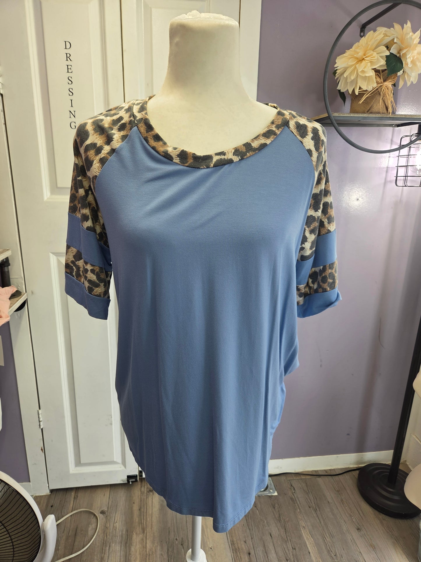 Animal print raglan