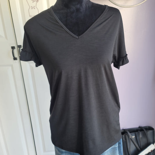 Black ruffle sleeve