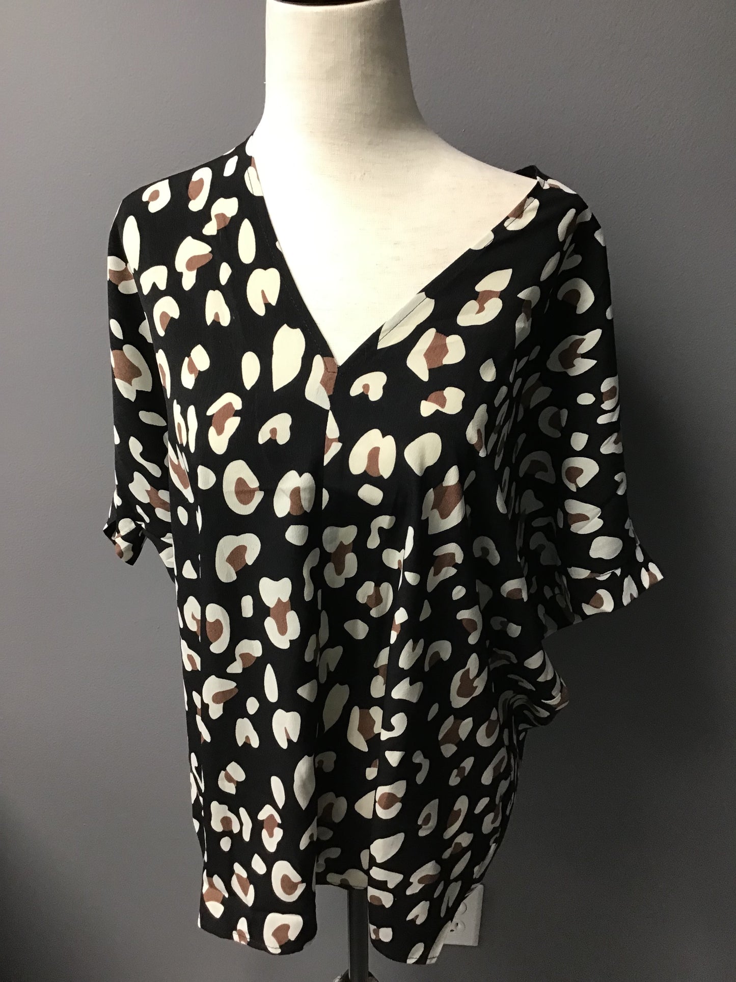 Black leopard print