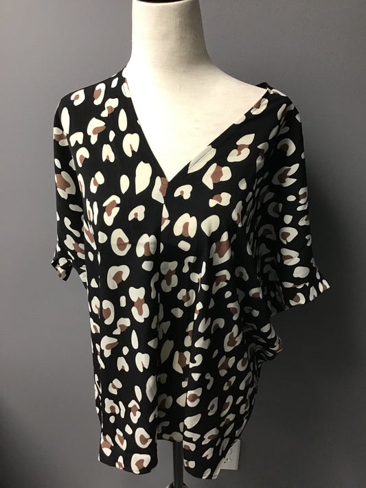 Black leopard print