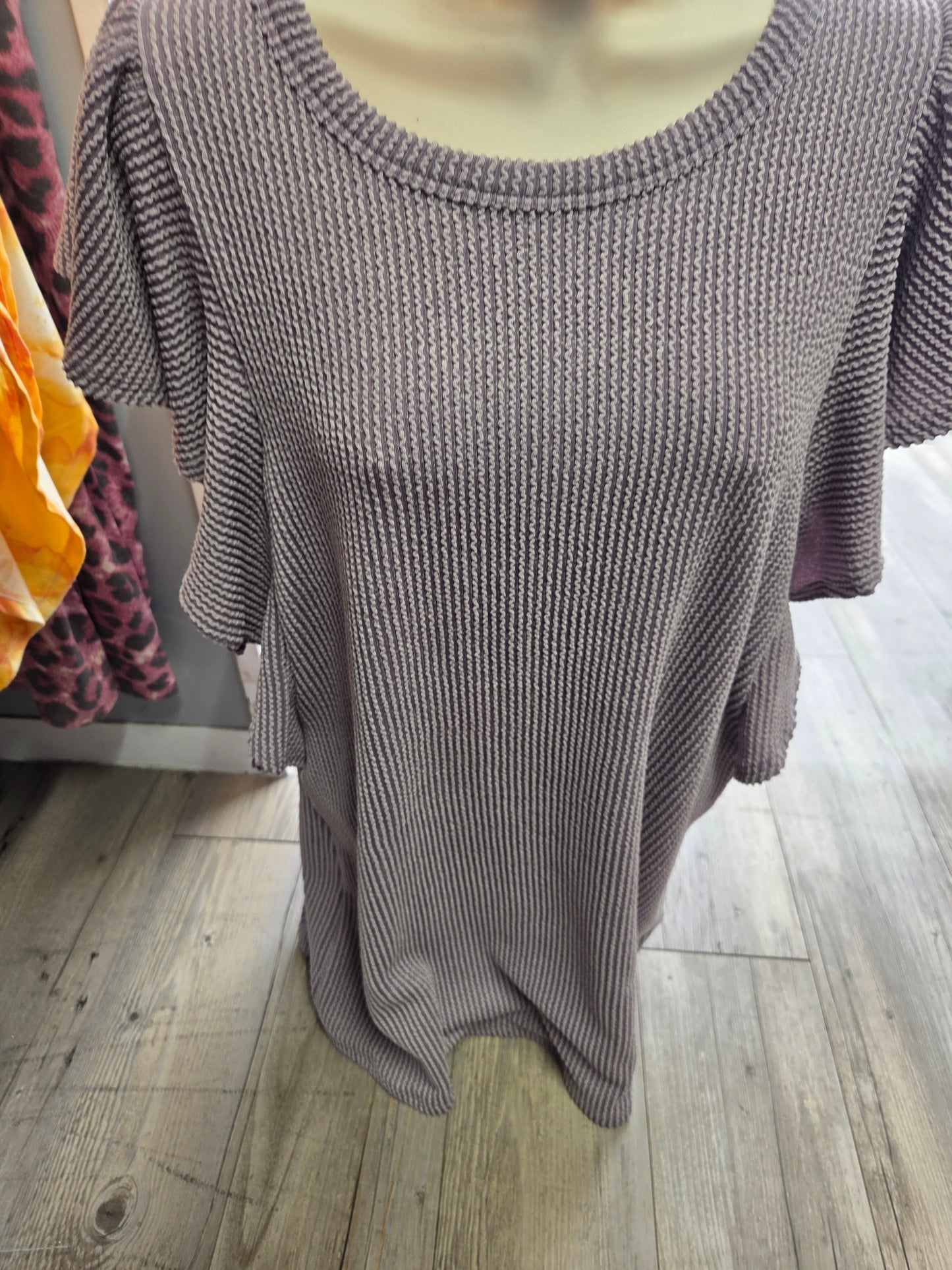 Ruffled sleeve solid top