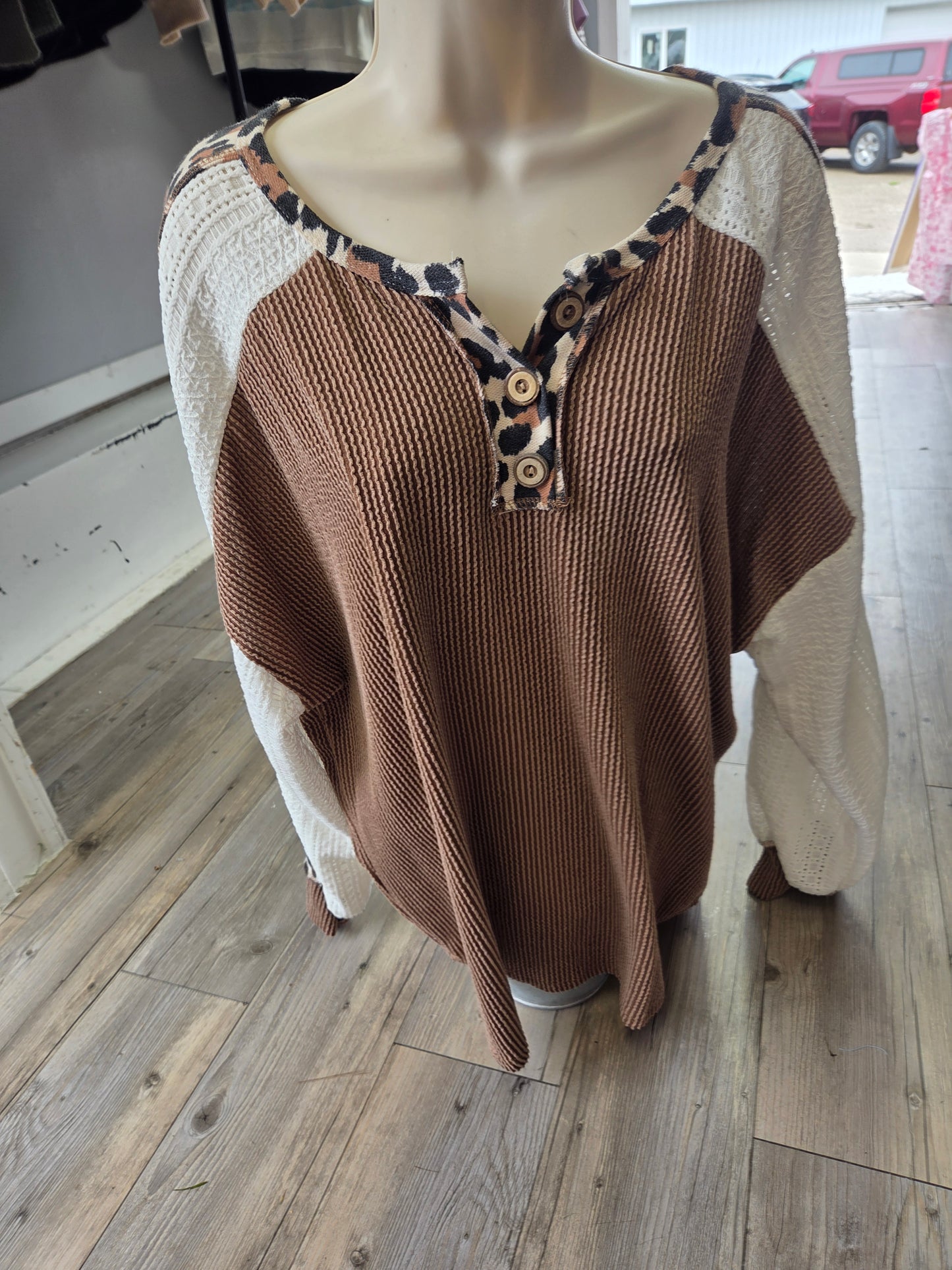 Chestnut ribbed pullover