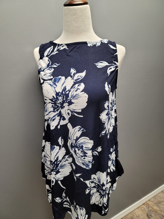 Navy floral top